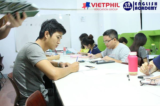 Bài kiểm tra từ vựng 10 giờ tối hàng ngày của các học viên trường C2 Philippines UBEC