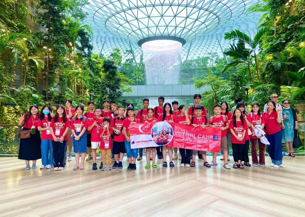 Trai he Quoc Te VietPhil Camp 2026 tai Singapore - Cover Image