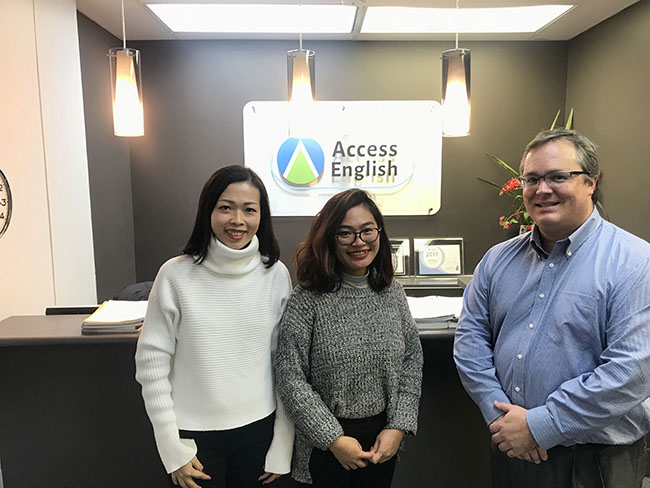 VietPhil Camp làm việc cùng Access English Canada
