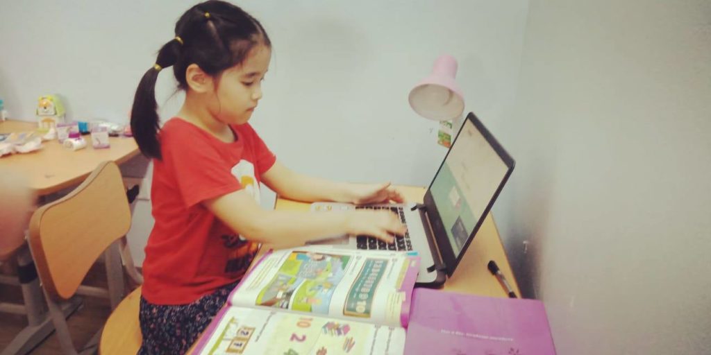 hoang-ngan-hoc-tieng-anh-online