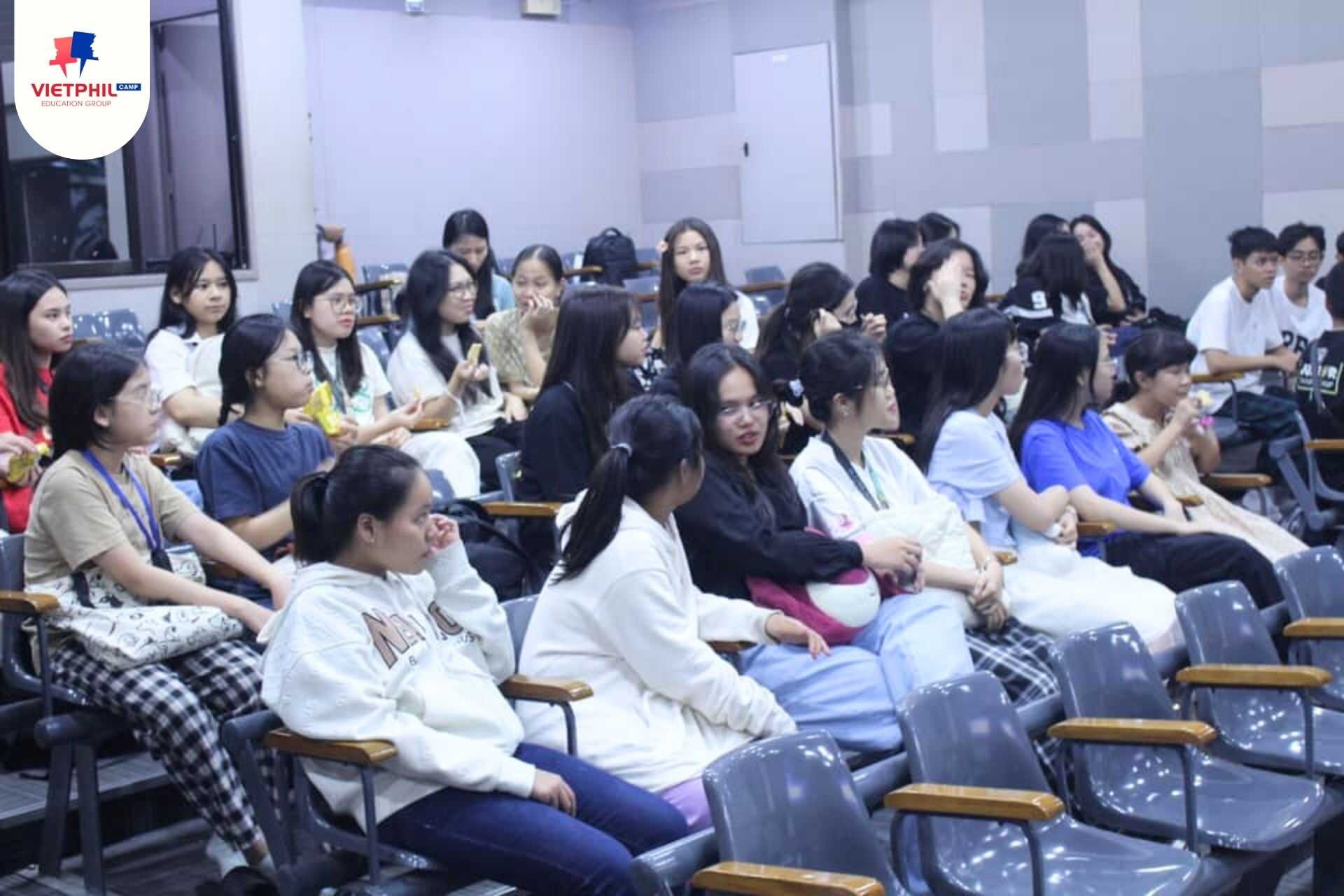 Hoi thao “Doc sach” – Noi danh thuc tiem nang ban than cua cac ban nho trai he De La Salle - Cover Image